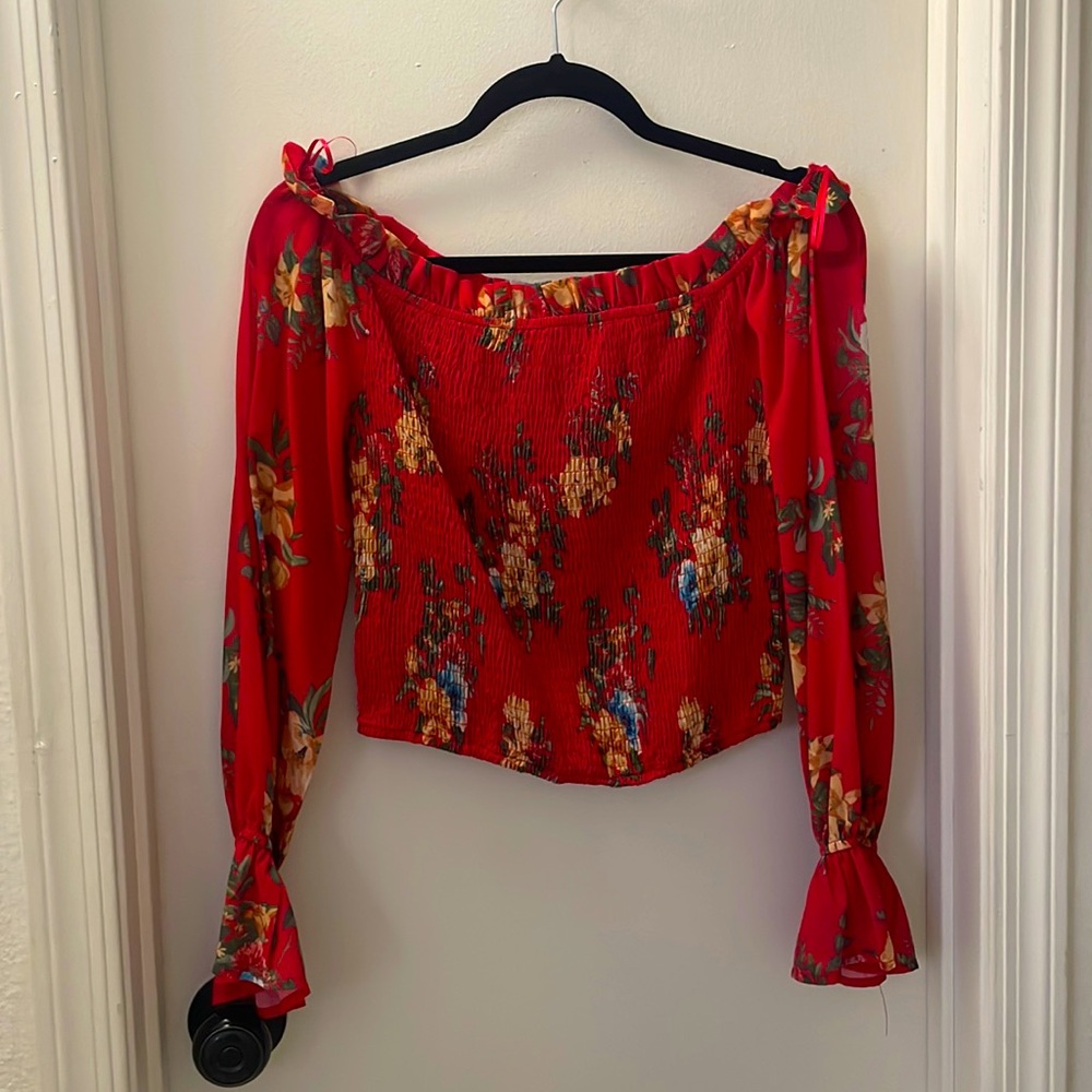 Flying tomato by BKE off the shoulder floral blouse